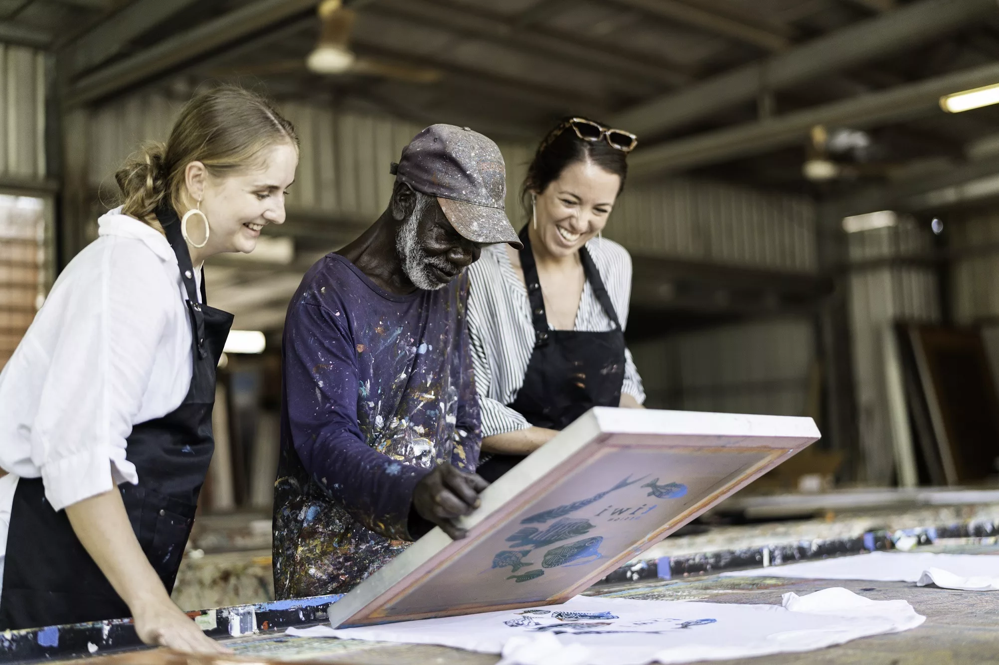 Tiwi Islands artists share rich Aboriginal culture to tourists