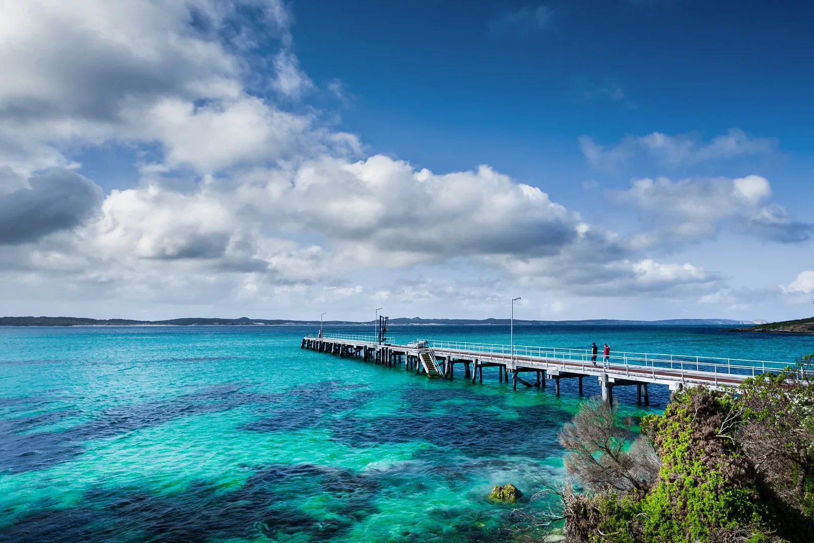Enjoy a two course lunch at Vivonne Bay Bistro, before a short drive down to the beach and Point Ellen to take in the views of this spectacular coastline.