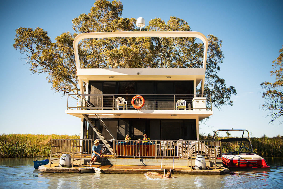 Murray River houseboat