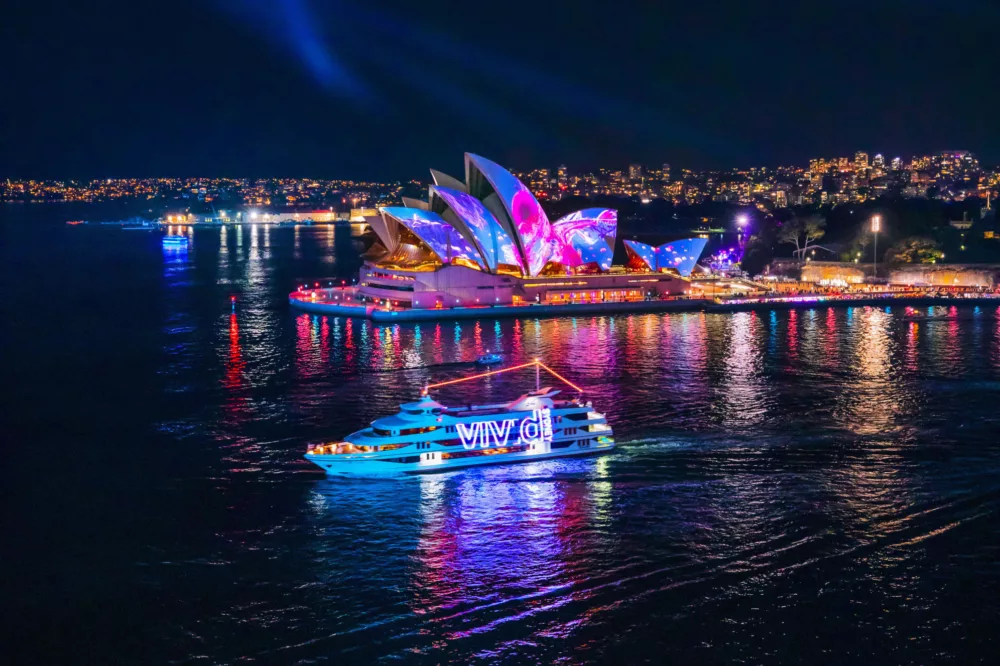 DNSW 167639 56 r Vivid