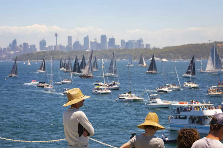 Group man watching the Sydney to Hobart Boxing Day yacht race from Sydney 2000 non-ccc dnsw special event