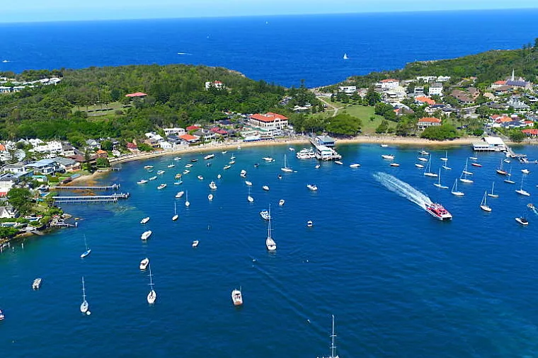 Rocket Ferry leaving Watsons Bay attraction Hop On Hop Off non-ccc dnsw