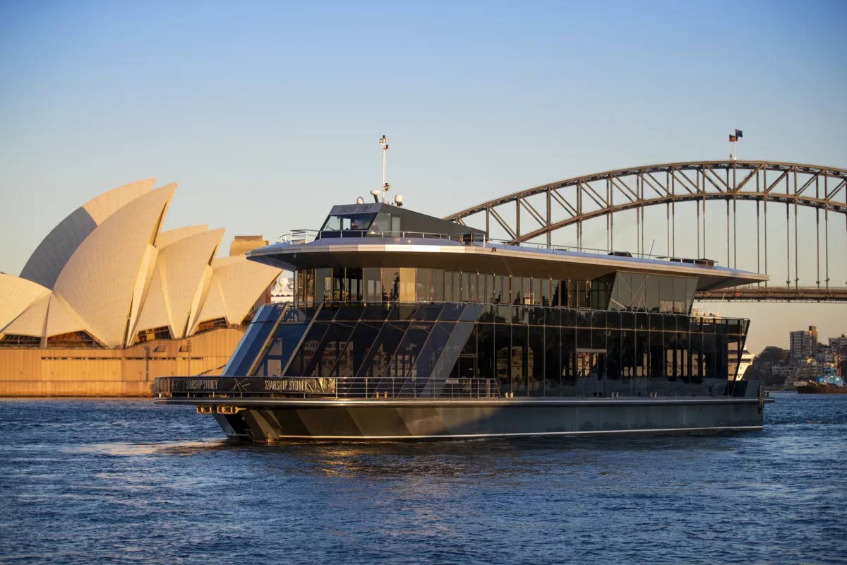 SS Starship Sydney, external, Opera House, Bridge