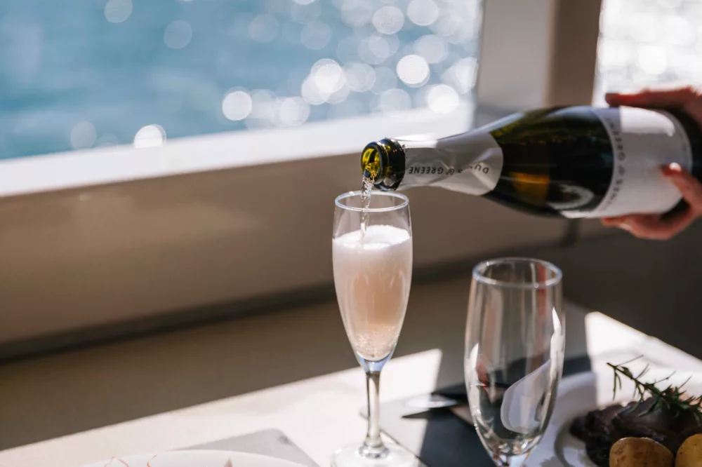 champagne on Swan River lunch cruise