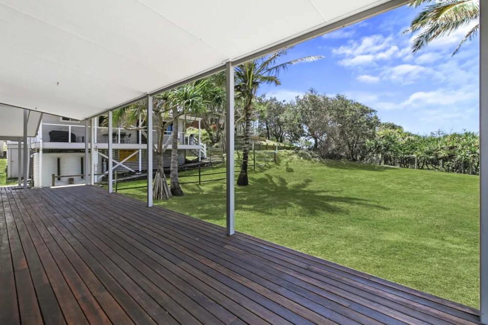 Ocean Side on 75 Beach House - Deck, K'gari Beach Resort, K'gari (Fraser Island)