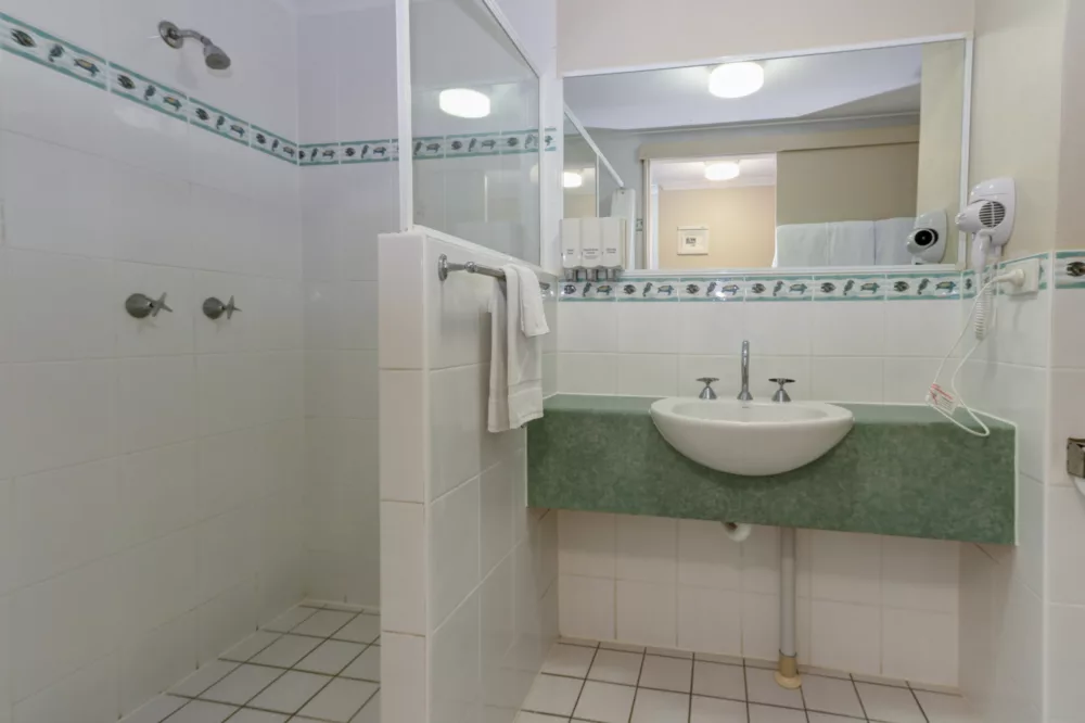 K'gari beach Resort Standard Hotel Bathroom