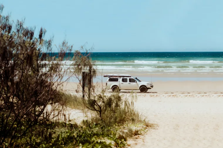 4WD on 75 Mile Beach, K'gari Fraser Island