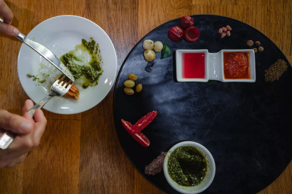 Bush Tucker Talk & Taste at Kingfisher Bay Resort