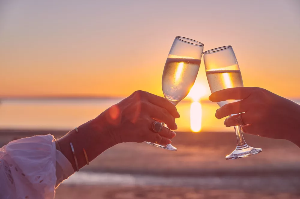 Sunset drinks at the Sunset Bar, Kingfisher Bay Resort