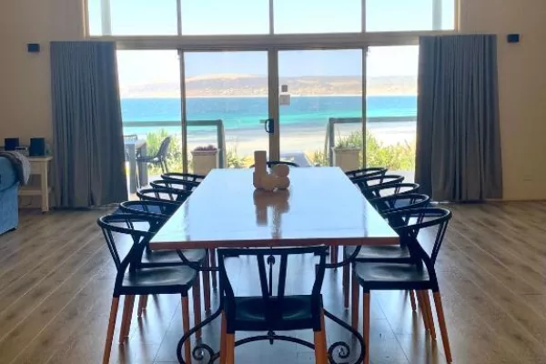 Emu Bay Lodge