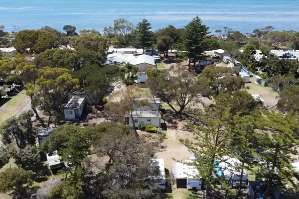 KI Caravan Park ~ Kingscote Tourist Park and Family Units