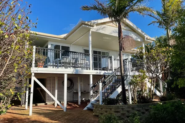The Whitehouse - Emu Bay