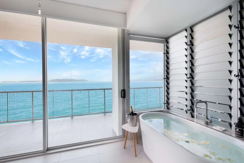 GMMI 3 bed 2 bath Apartment Ocean Front