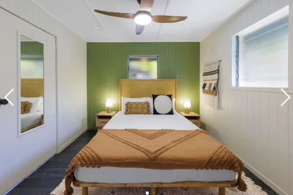 Standard Queen Room - private bathroom