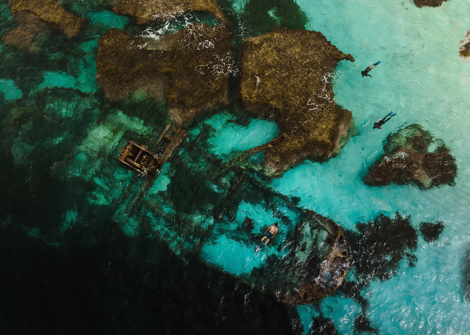 Shark shipwreck at Henrietta Rocks, Rottnest Island