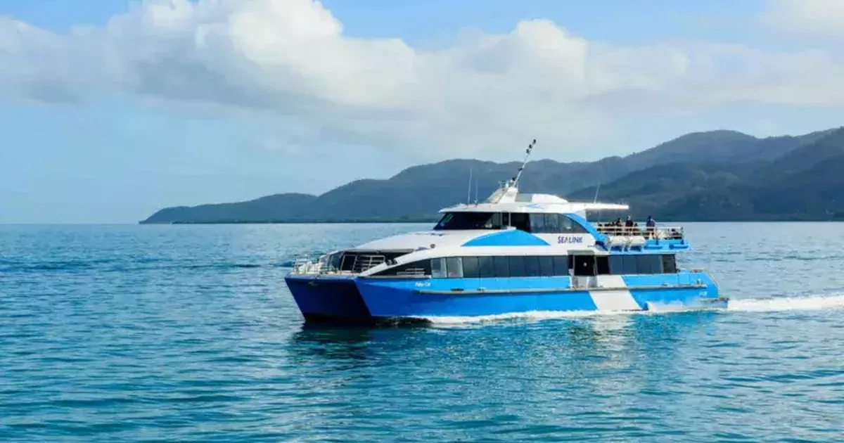 magnetic-island-tours-and-experiences-sealink-magnetic-island