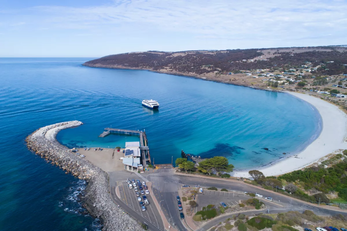 SeaLink Ferry on Hog Bay Beach