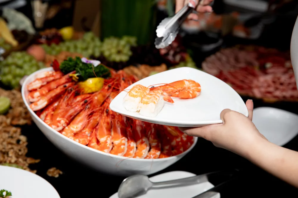buffet food prawns